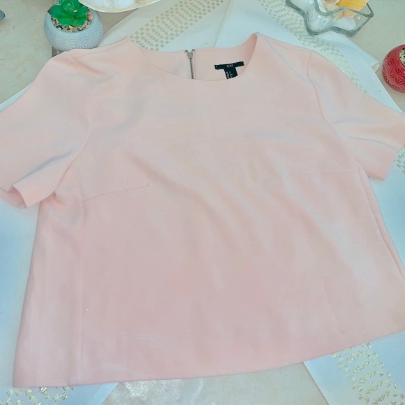Forever 21 baby pink top w/ zipper in back - Picture 1 of 4